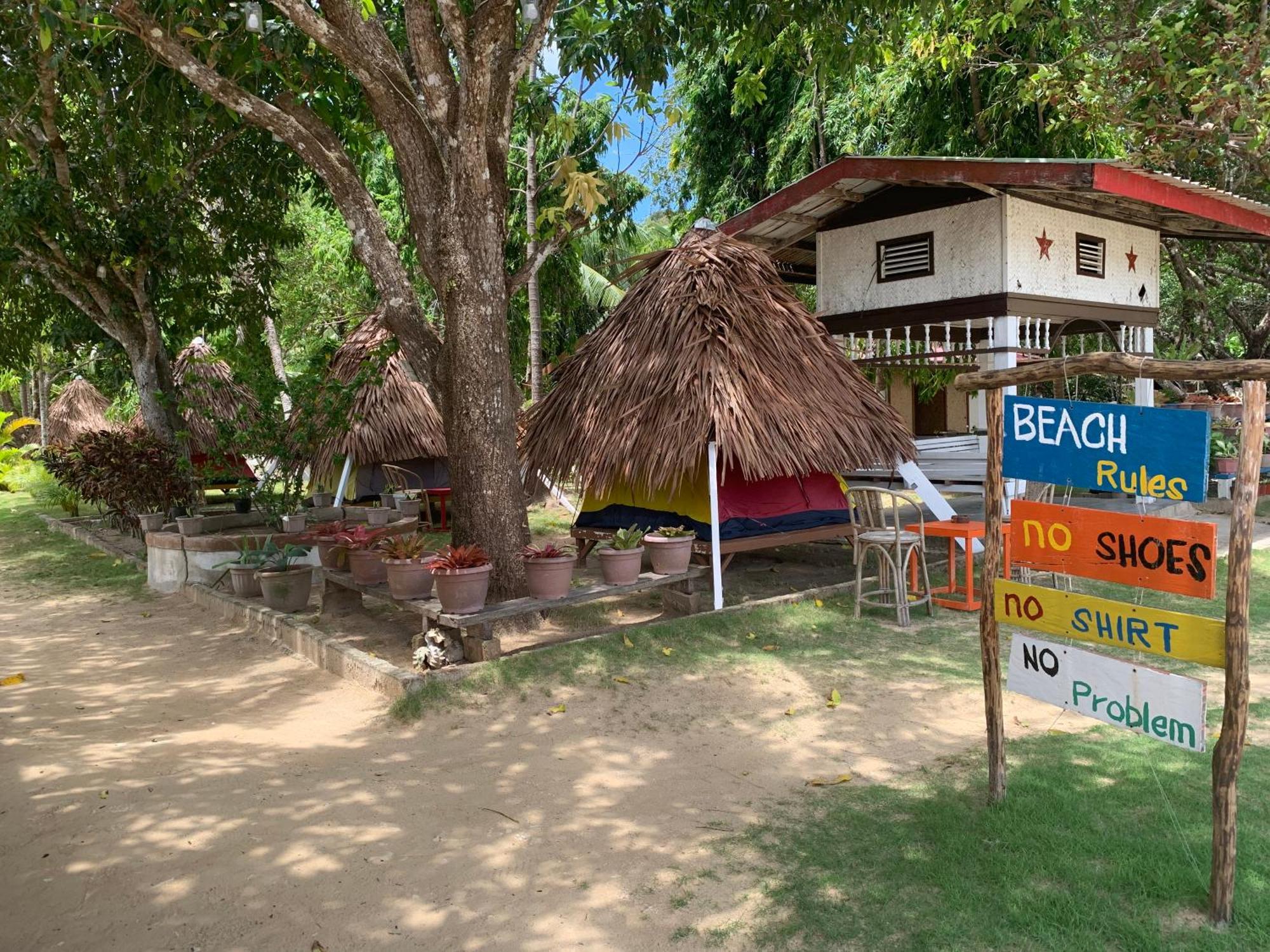 Pangulatan Beach Resort El Nido Bilik gambar