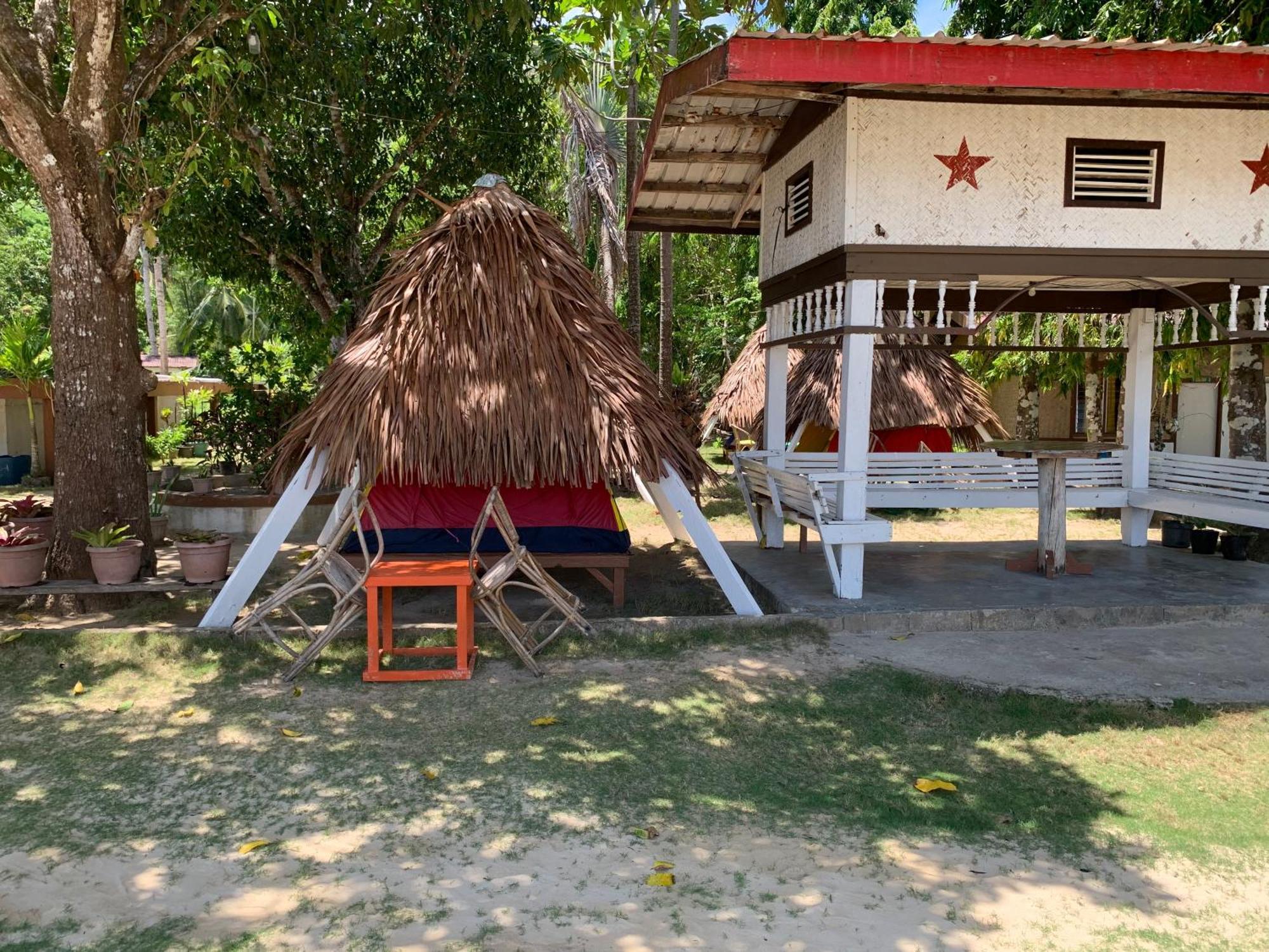 Pangulatan Beach Resort El Nido Bilik gambar