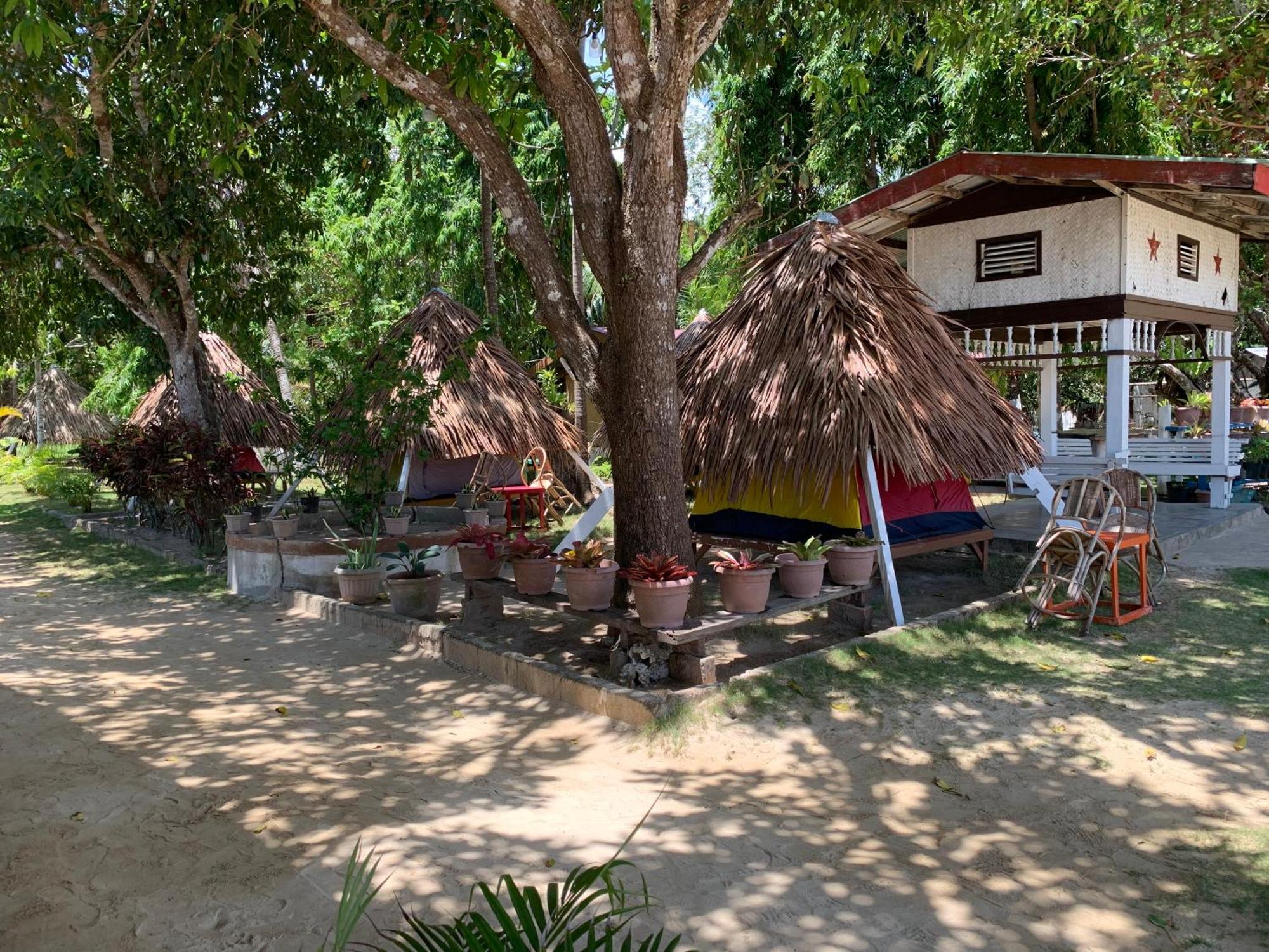 Pangulatan Beach Resort El Nido Bilik gambar